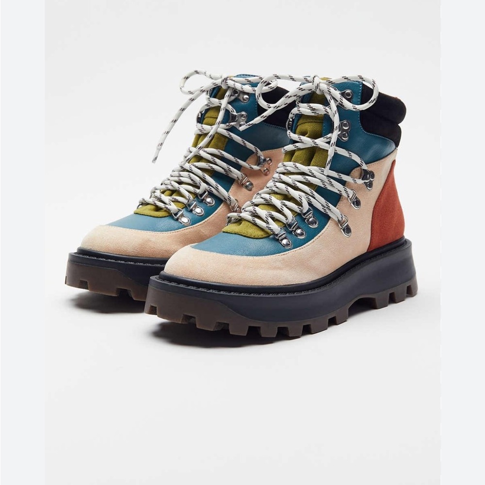 Color-block Boots - Picture 2 of 5